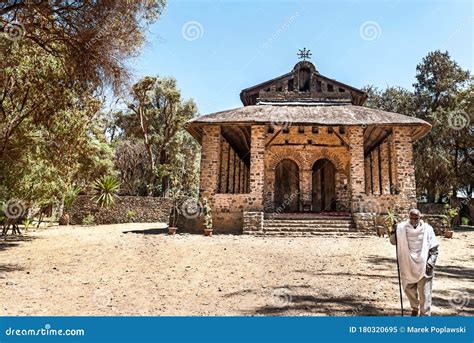 De Gebre Mariam Kerk: Een Byzantijns Juweel in het Hart van Debre Birhan!