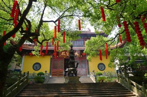 De Tangshan Tianzhu-tempel: Een oase van rust en spirituele schoonheid!