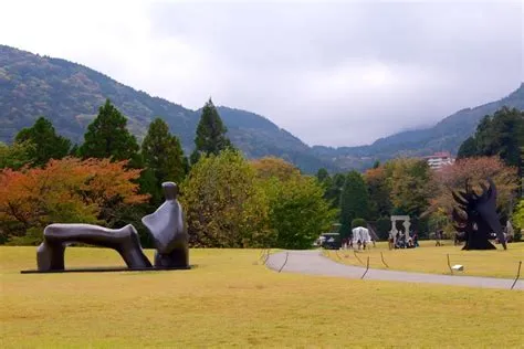 De Hakone Open-Air Museum: Een sculpturaal paradijs tussen bergen en meren!