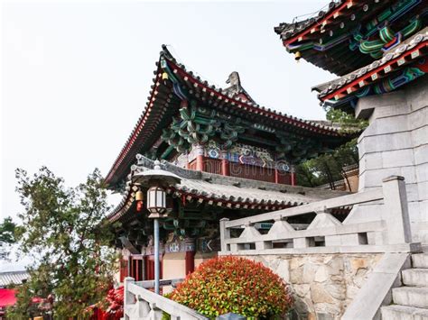  De Pagoda van Xiangshan: Een historische blikvanger met adembenemende uitzichten!