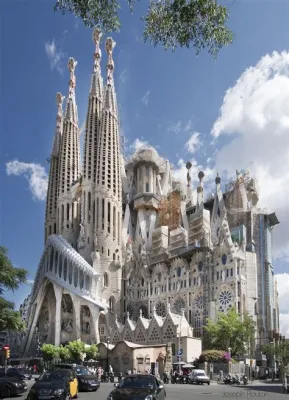  De Sagrada Família: Een Meesterwerk van Gaudí en een Architecturale Droomextase