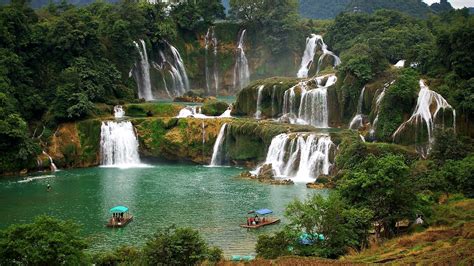 Qinzhou Guilin Waterfall:  Een betoverend spectakel van natuur en kracht!