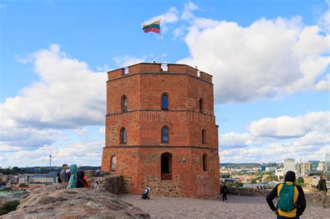  De Originele Luhua-Toren! Een Monument van Geschiedenis en Schoonheid!