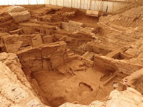 De Ruïne van Çatalhöyük: Een Ontroerende Reis Door de Tijd in Yozgat!